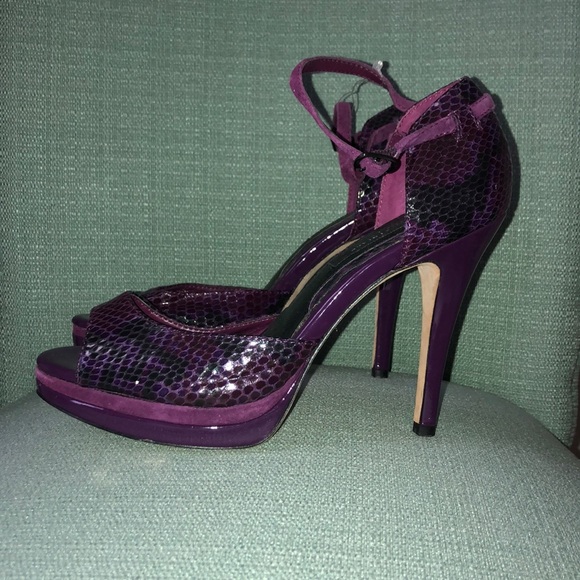 White House Black Market Shoes - White House black market heels